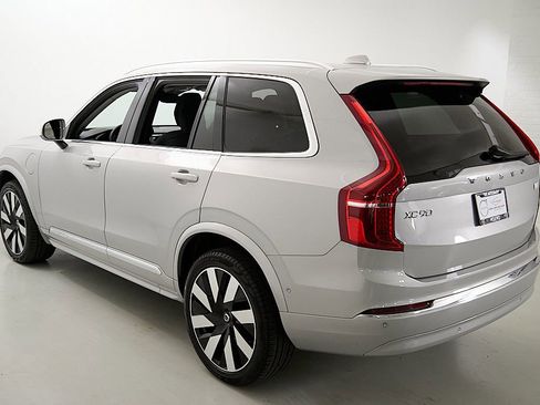 Certified 2024 Volvo XC90 T8 Plus AWD/4WD image 7