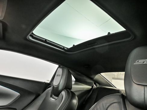 Used 2010 Chevrolet Camaro SS image 20