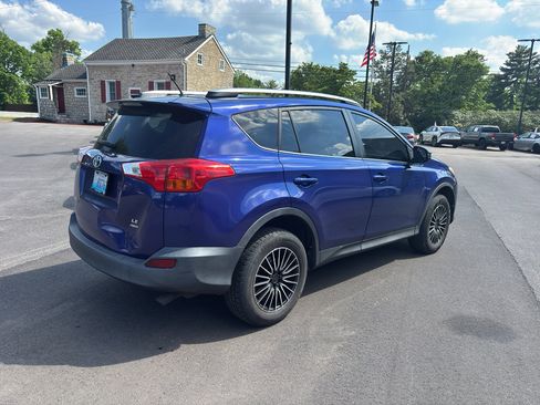 Used 2015 Toyota RAV4 LE AWD/4WD image 5