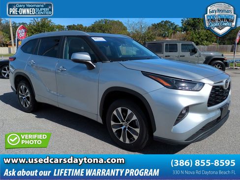 Used 2023 Toyota Highlander XLE image 1