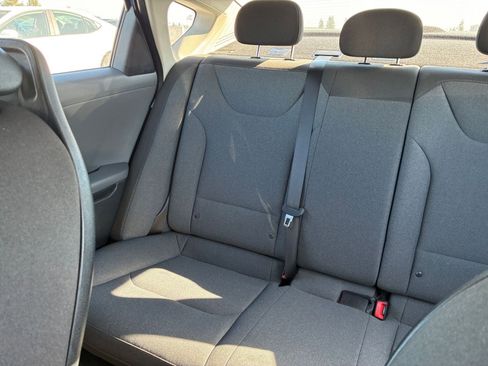 Used 2025 Kia K4 LXS image 38