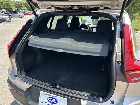 Used 2024 Volvo XC40 B5 Core AWD/4WD image 16