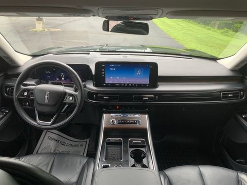 Used 2025 Lincoln Aviator Reserve AWD/4WD image 16