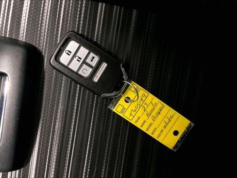 Used 2023 Honda Passport EX-L image 11
