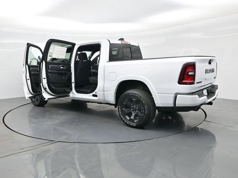 New 2026 RAM 1500 4x4 Crew Cab image 38