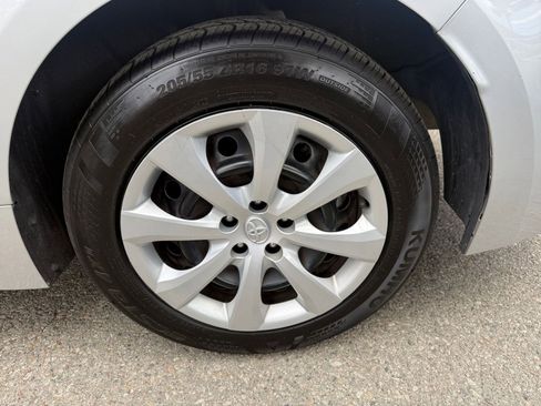 Used 2023 Toyota Corolla LE FWD image 25