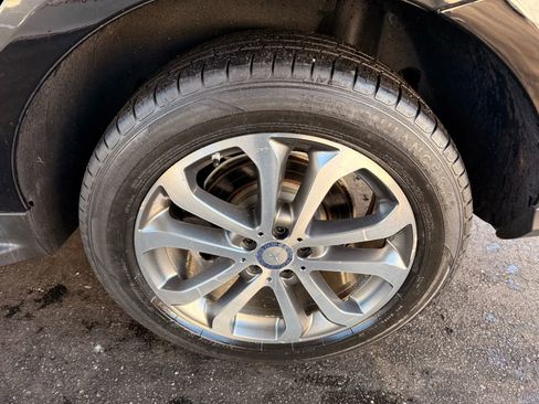 Used 2016 Mercedes-Benz GLE 350 4MATIC w/ Premium Package image 46