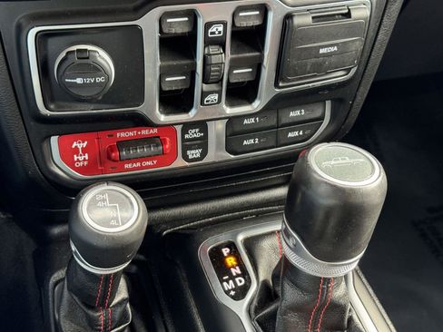 Used 2021 Jeep Gladiator Rubicon AWD/4WD image 28