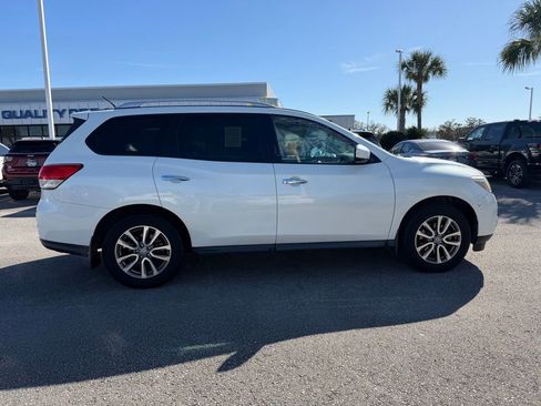 Used 2015 Nissan Pathfinder SV w/ Trailer Tow Package image 6