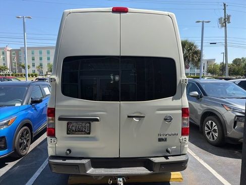 Used 2016 Nissan NV 2500 SV w/ Technology Package RWD image 3