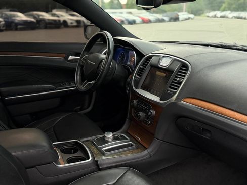 Used 2015 Chrysler 300 C Platinum w/ Harman/Kardon Audio Group RWD image 21