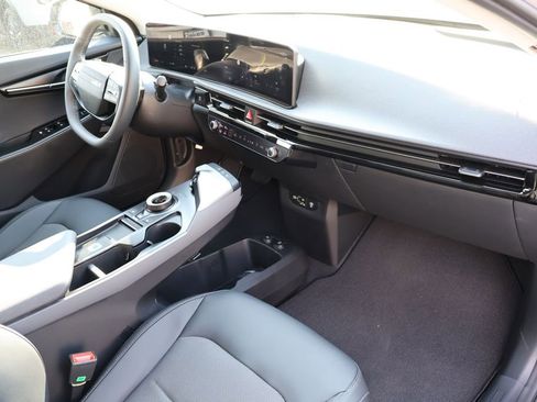 New 2025 Kia EV6 Light w/ Light LR Technology Package image 10