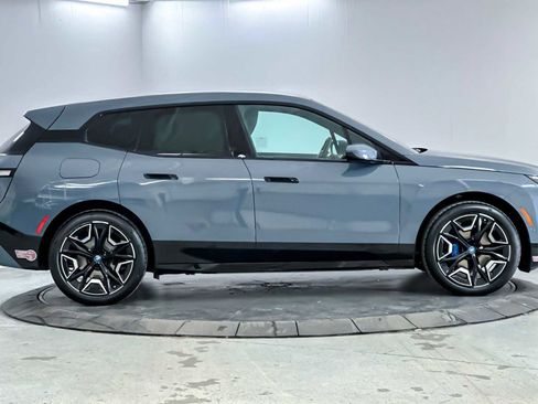 Used 2023 BMW iX xDrive50 w/ Sport Package image 8