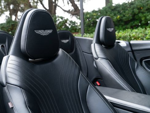 Used 2020 Aston Martin DB11 Volante RWD image 19