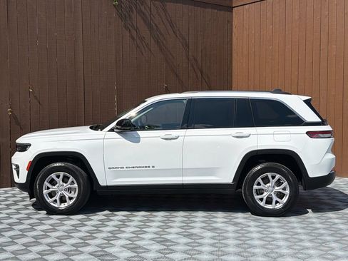 Used 2022 Jeep Grand Cherokee Limited RWD image 16