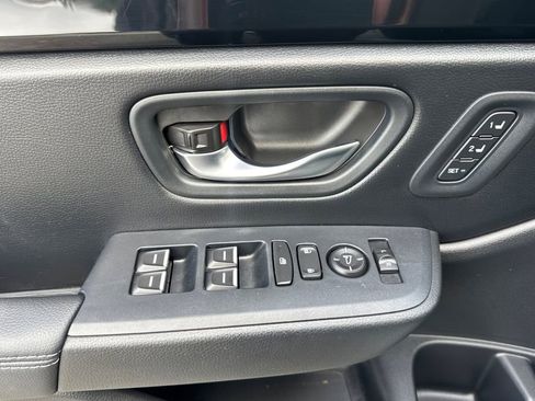 Certified 2023 Honda Pilot Touring image 13
