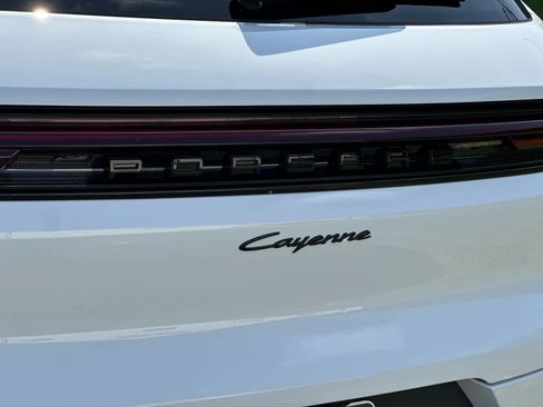 New 2026 Porsche Cayenne AWD/4WD image 33