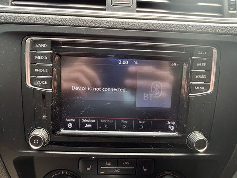 Used 2016 Volkswagen Jetta SE FWD image 22