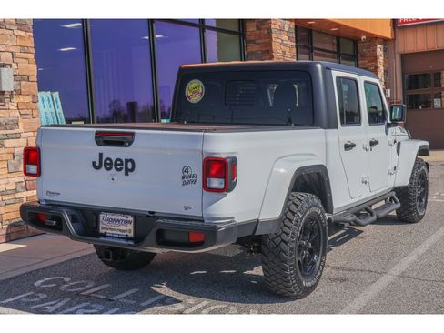 Used 2021 Jeep Gladiator Sport image 5