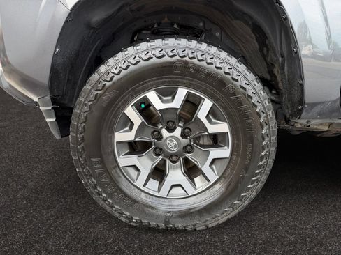 Used 2022 Toyota Tacoma SR AWD/4WD image 14