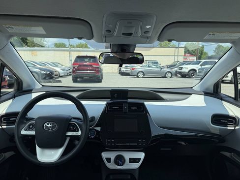 Used 2017 Toyota Prius Two FWD image 12