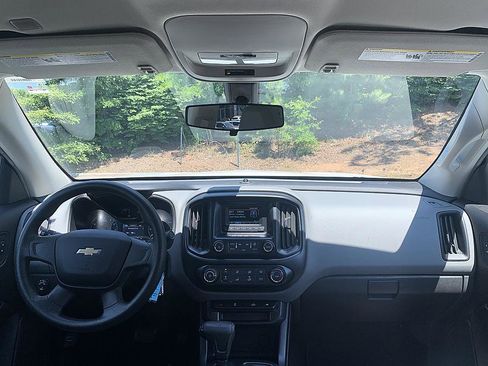 Used 2017 Chevrolet Colorado W/T RWD image 17