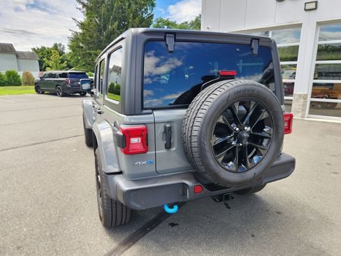 Used 2023 Jeep Wrangler Unlimited Sahara image 11