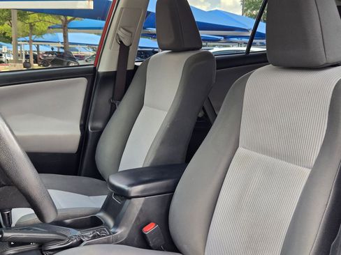 Used 2014 Toyota RAV4 LE FWD image 13