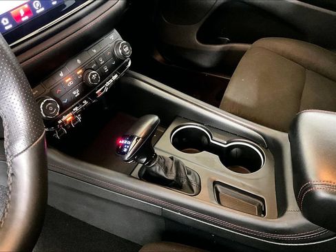 Used 2025 Dodge Durango GT RWD image 13