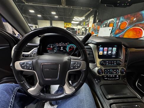 Used 2020 GMC Yukon Denali image 20