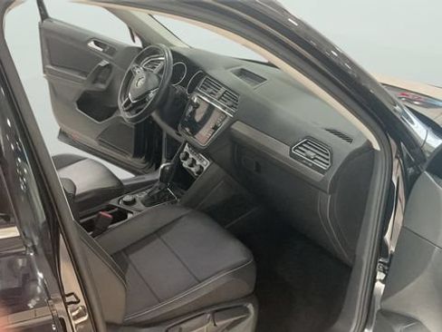 Used 2021 Volkswagen Tiguan SE AWD/4WD image 12