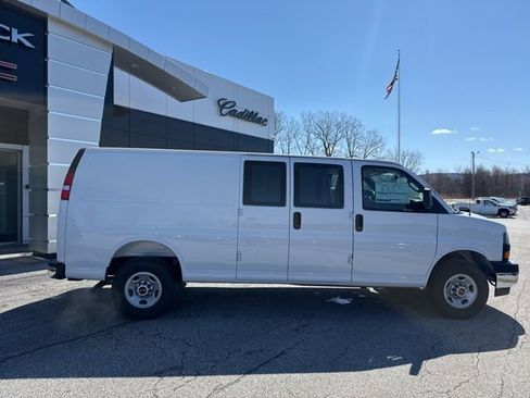 New 2026 GMC Savana 2500 Extended w/ Enhanced Convenience Package RWD image 8