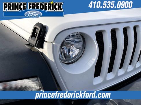Used 2018 Jeep Wrangler Unlimited Sport S image 26