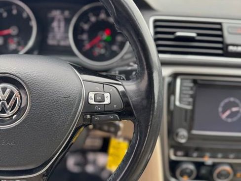 Used 2018 Volkswagen Passat 2.0T R-Line image 15