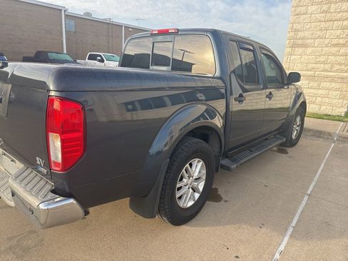 Used 2017 Nissan Frontier SV w/ SV Value Truck Package image 6