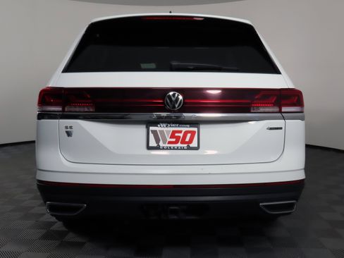 Used 2024 Volkswagen Atlas SE image 42