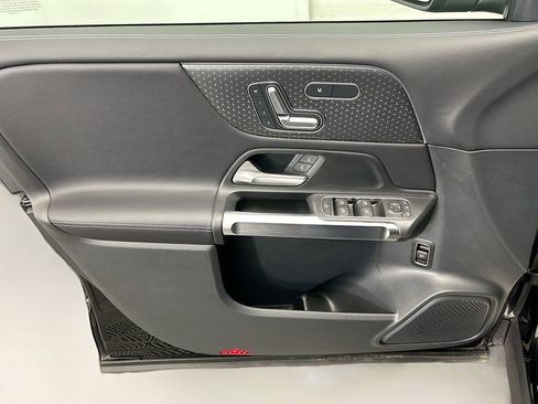 Certified 2025 Mercedes-Benz GLB 250 image 22