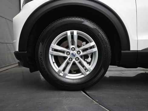 Used 2022 Ford Explorer XLT image 28