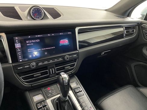 Used 2020 Porsche Macan image 23