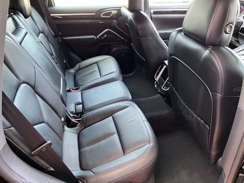 Used 2014 Porsche Cayenne Diesel Platinum Edition AWD/4WD image 19
