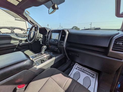 Used 2017 Ford F150 XLT w/ Equipment Group 302A Luxury AWD/4WD image 19