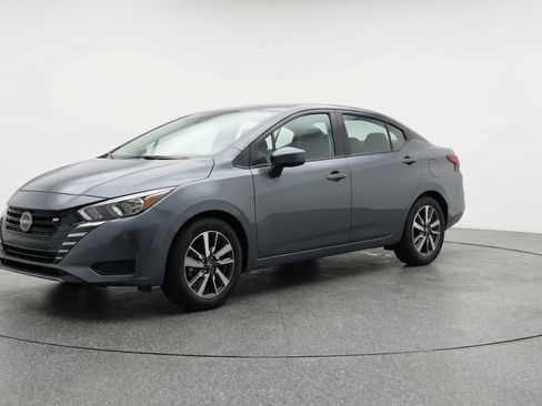 Used 2025 Nissan Versa SV FWD image 3