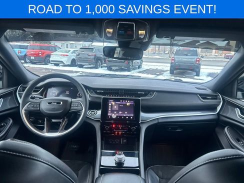 Used 2023 Jeep Grand Cherokee L Laredo image 27