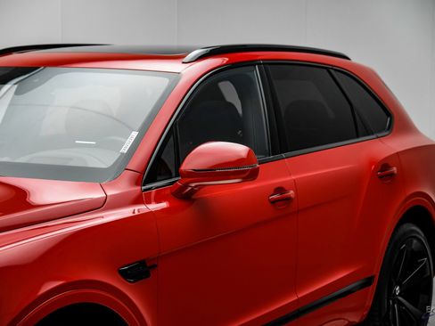 Used 2019 Bentley Bentayga image 24