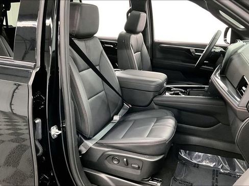 Used 2025 Chevrolet Tahoe RST w/ RST Capability Package AWD/4WD image 8