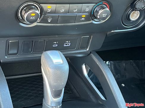 Used 2022 Nissan Frontier SV RWD image 29