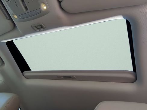 Used 2018 Nissan Pathfinder SL image 21