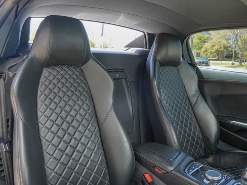 Used 2021 Audi R8 V10 w/ Premium Package image 45