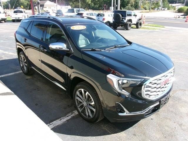 Used 2020 GMC Terrain Denali w/ GMC Pro Grade Package AWD/4WD image 4