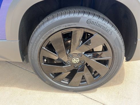 Used 2024 Volkswagen Taos SE image 20